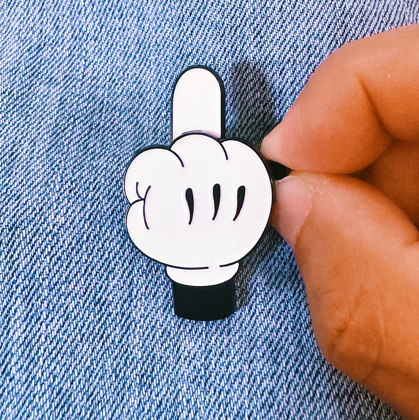 FU Enamel pin (Glove)